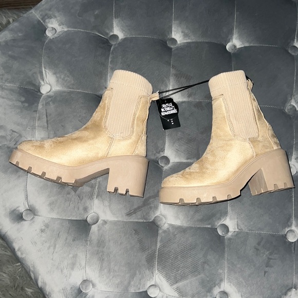 Boots - Picture 1 of 3